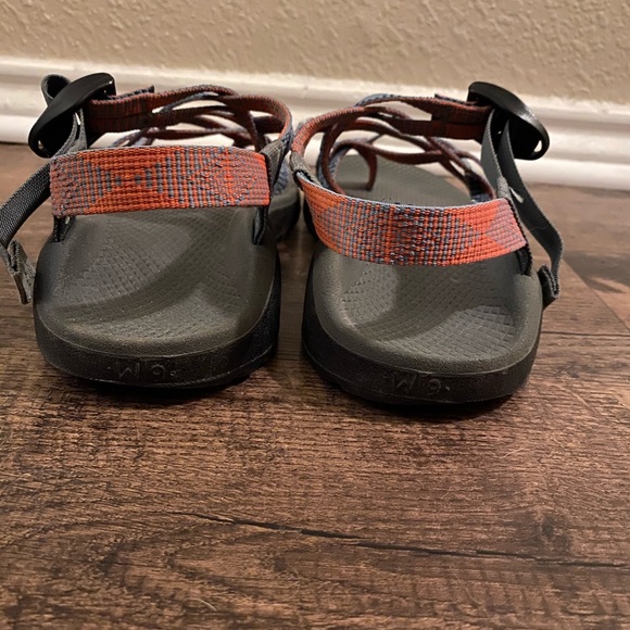 chaco women's sneakers